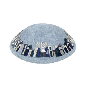 כיפה מבד בצבע תכלת עם עיטור ירושלים